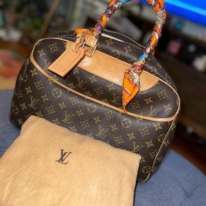 Louis Vuitton Deuville
